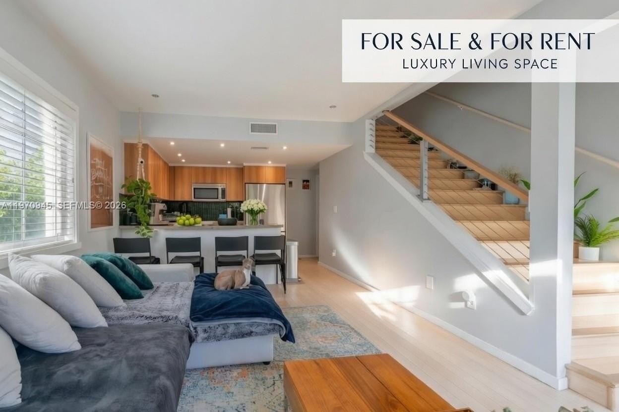 1061 Michigan Ave #4 - Photo 2 of 22