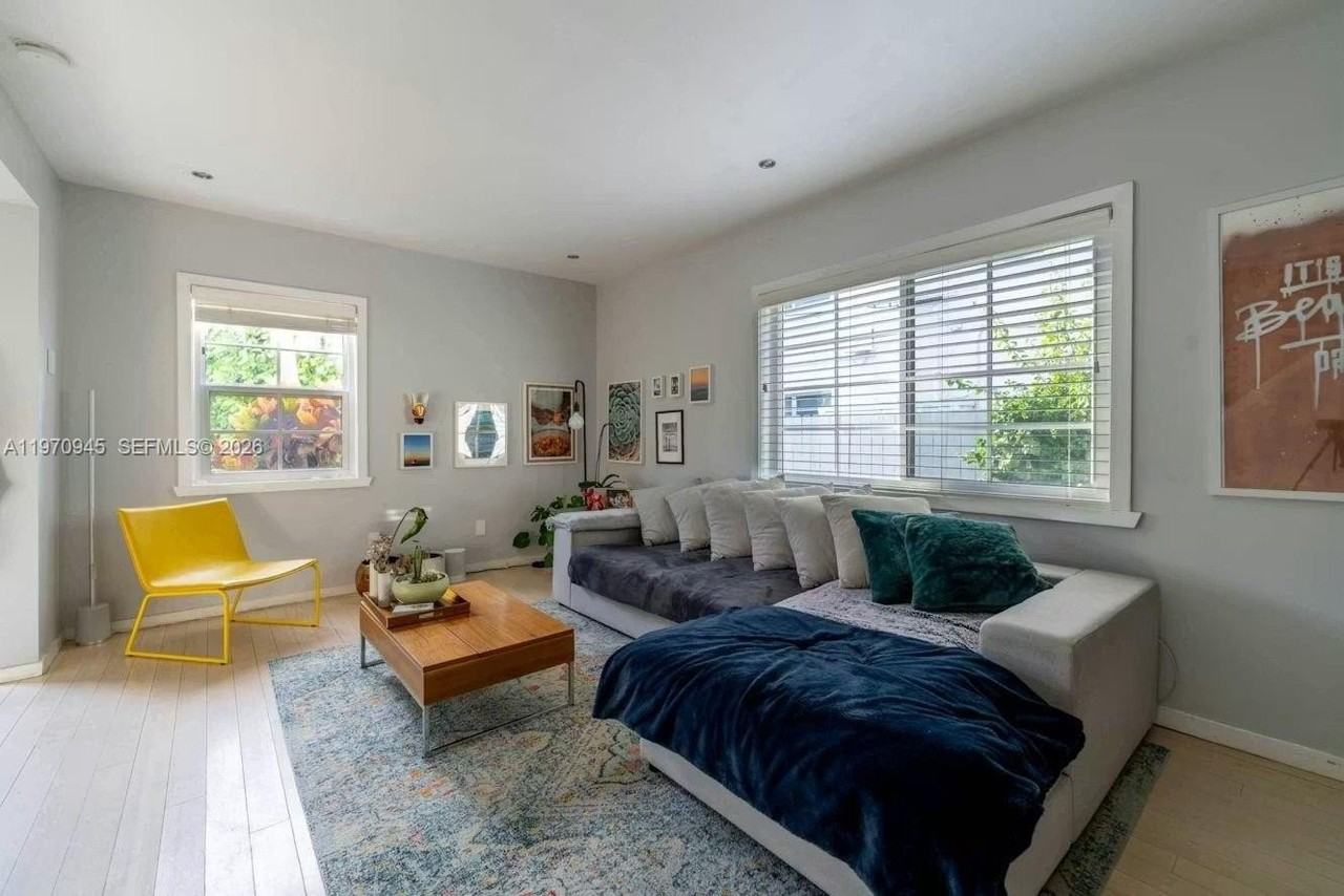 1061 Michigan Ave #4 - Photo 5 of 22