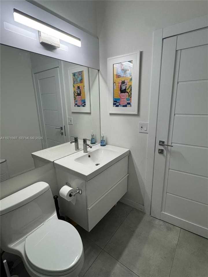 500 Ne 3rd St #103 - Photo 7 of 9