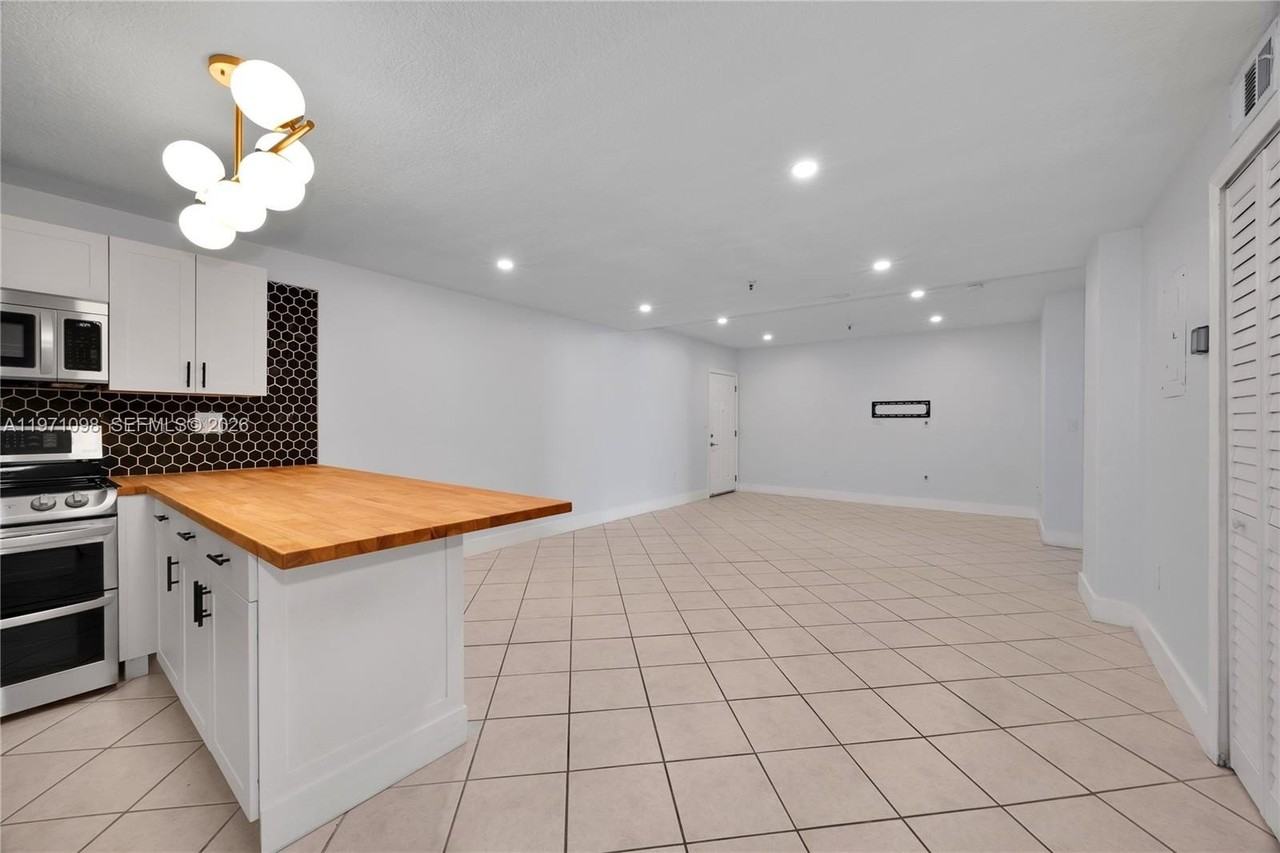 2734 Bird Ave #301 - Photo 4 of 13