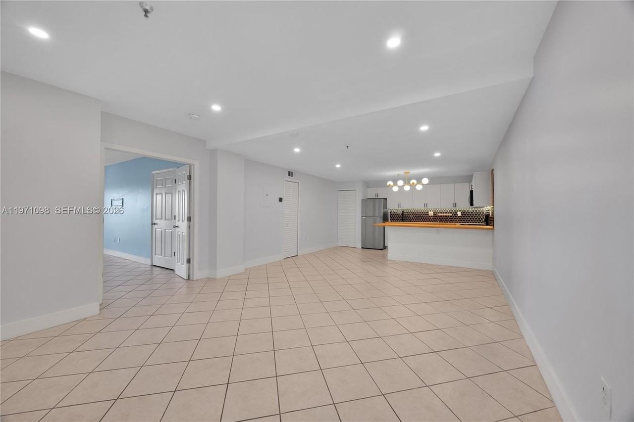 2734 Bird Ave #301 - Photo 5 of 13