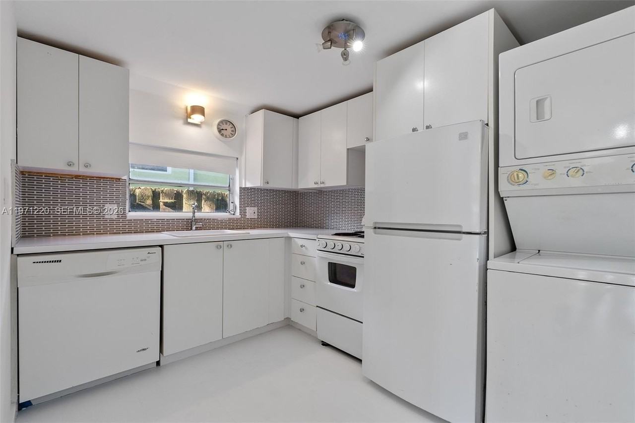 2345 Trapp Ave - Photo 5 of 9