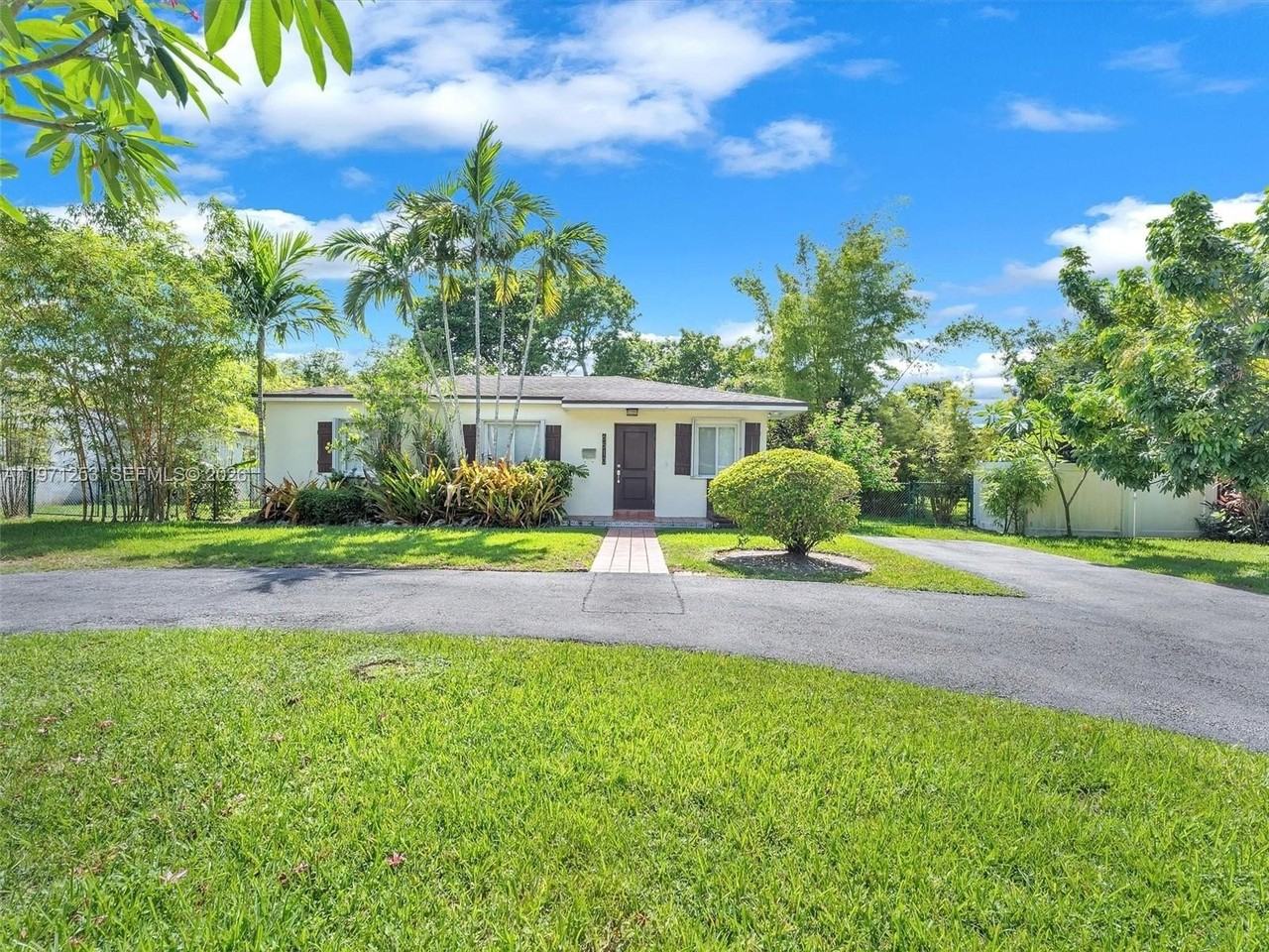 6510 Sw 63rd Ct - Photo 2 of 26