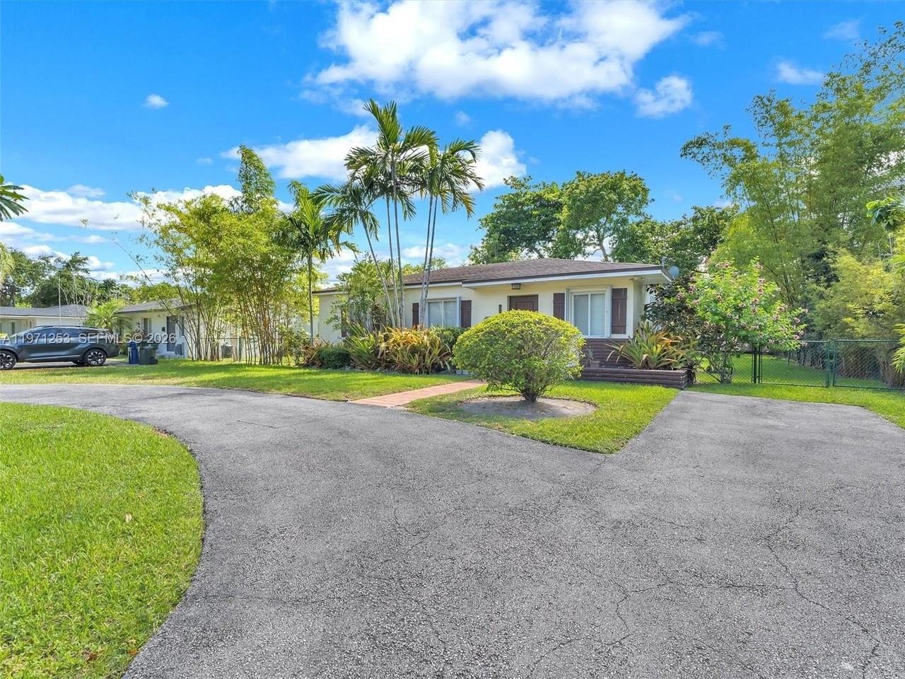 6510 Sw 63rd Ct - Photo 3 of 26