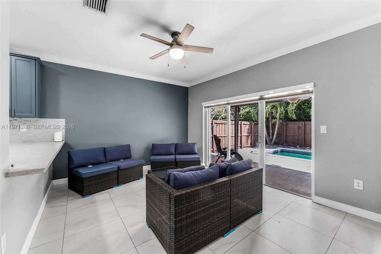 239 Se 31st Ter #239 - Photo 5 of 49