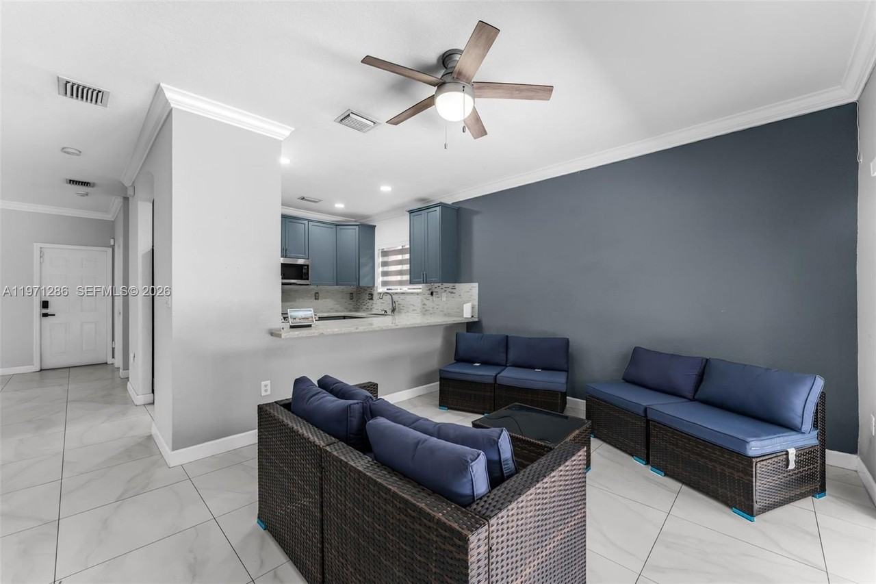 239 Se 31st Ter #239 - Photo 6 of 49