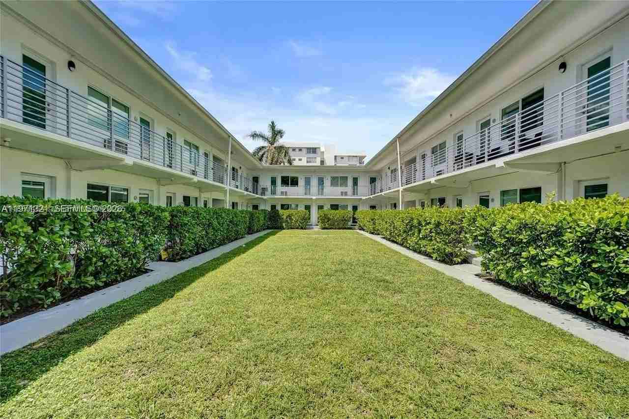 9270 E Bay Harbor Dr #7B - Photo 5 of 5