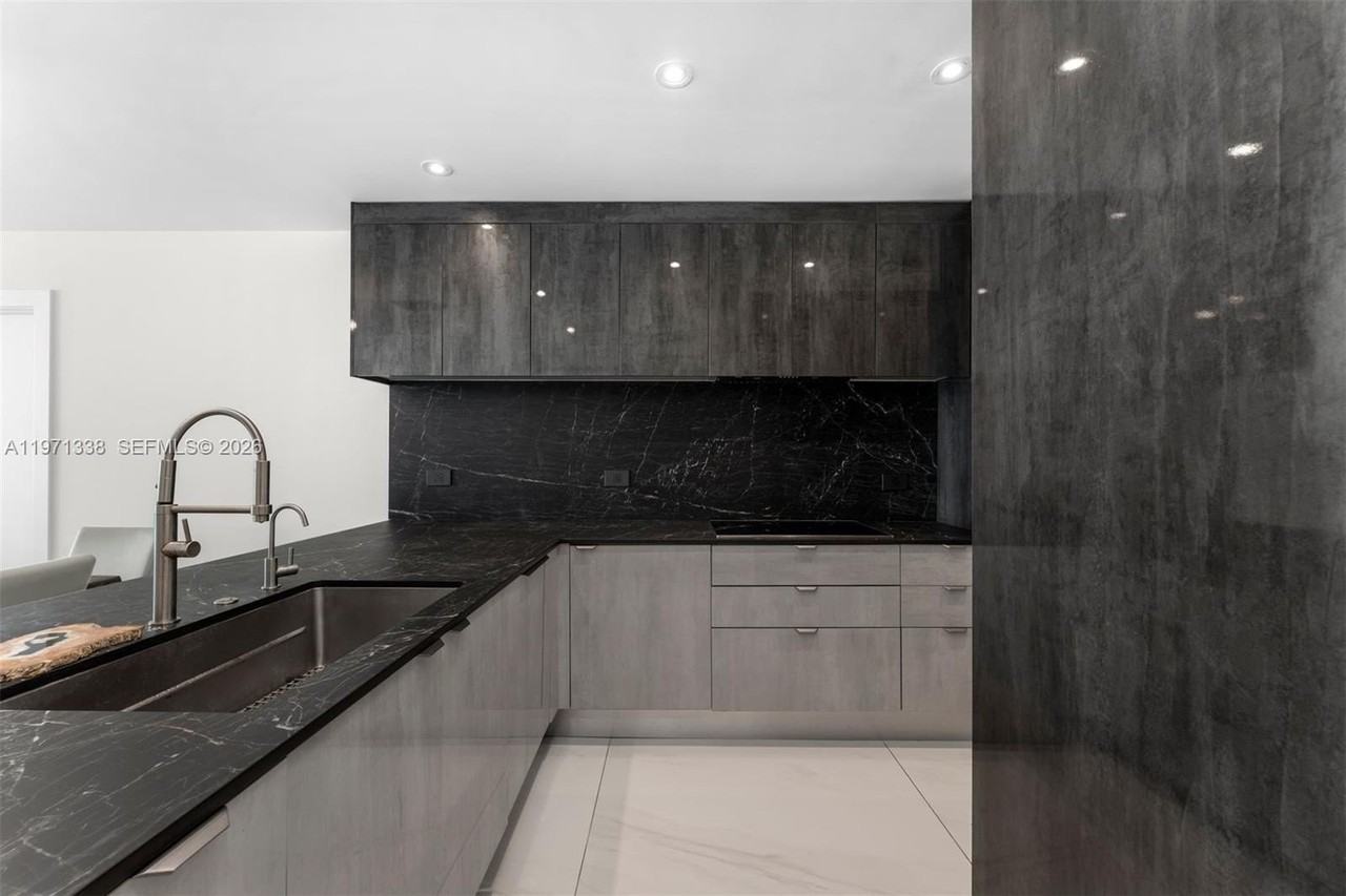 900 Biscayne Blvd #4202 - Photo 7 of 45