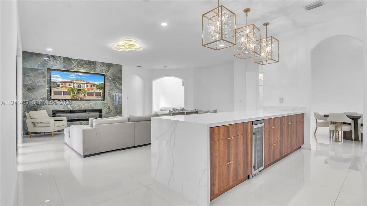 7803 Sw 194th Ter - Photo 7 of 50