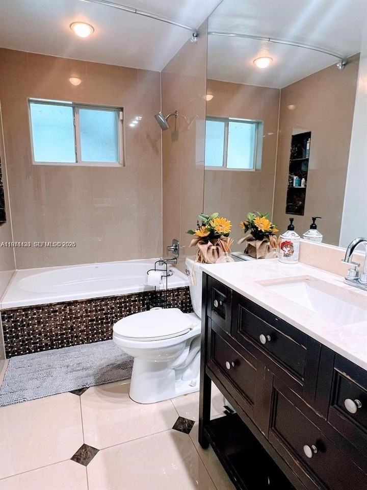 7750 Nw 42nd St - Photo 5 of 18