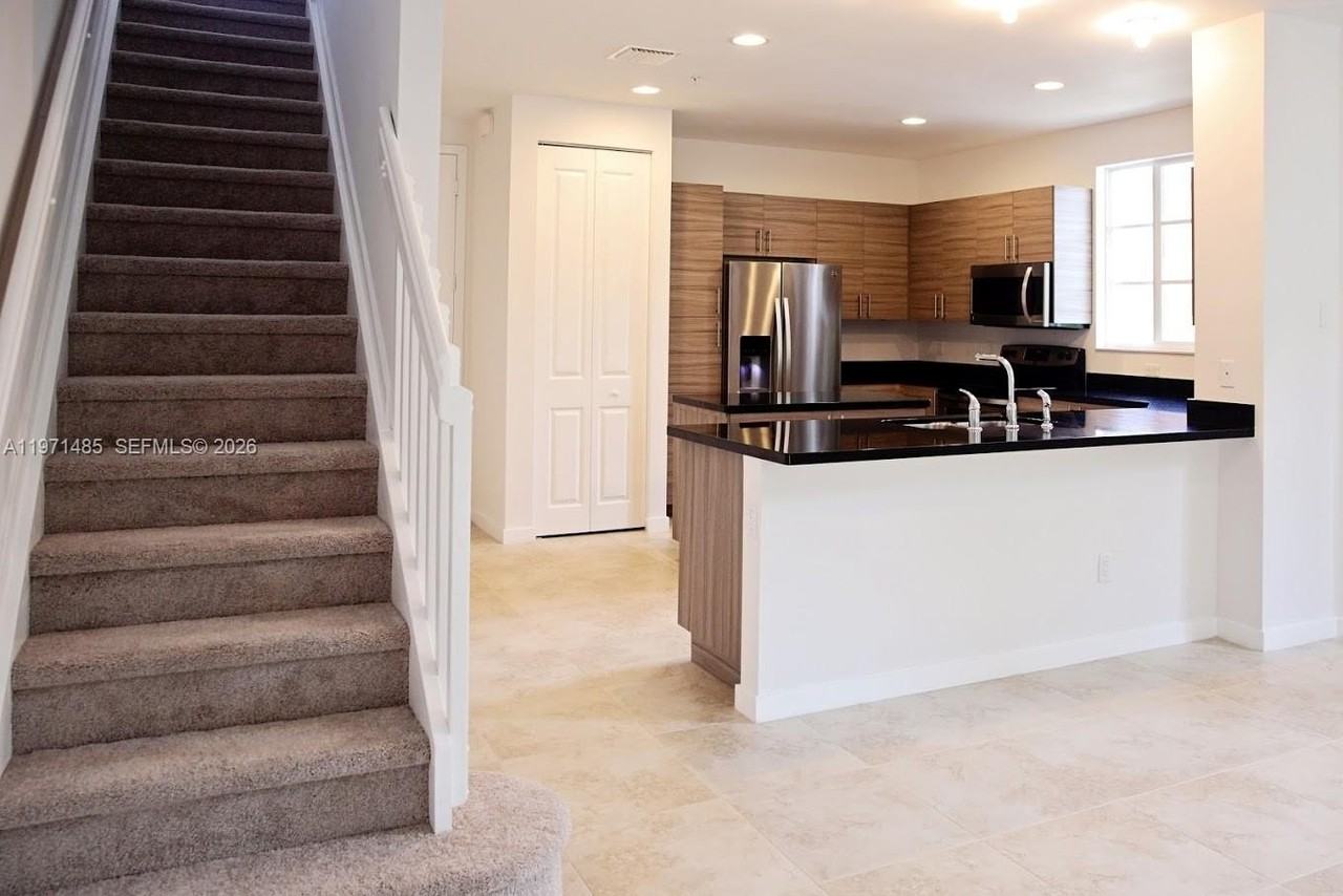 2844 Sw 81st Ter #2840 - Photo 3 of 10