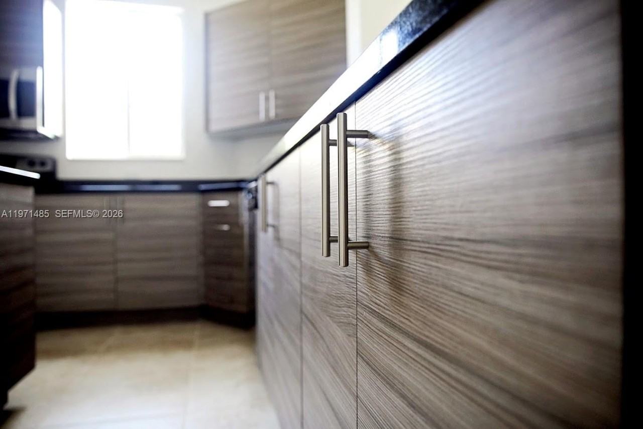 2844 Sw 81st Ter #2840 - Photo 4 of 10