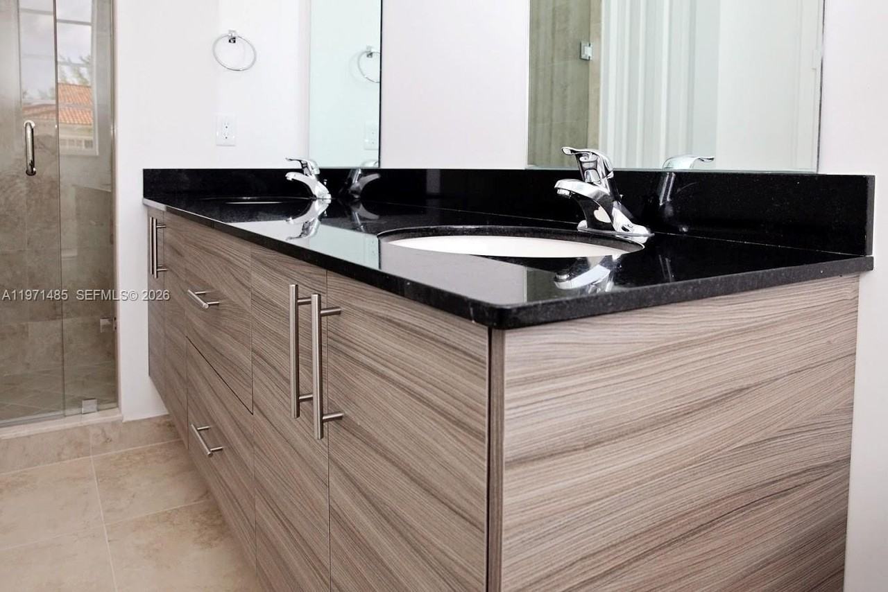 2844 Sw 81st Ter #2840 - Photo 7 of 10