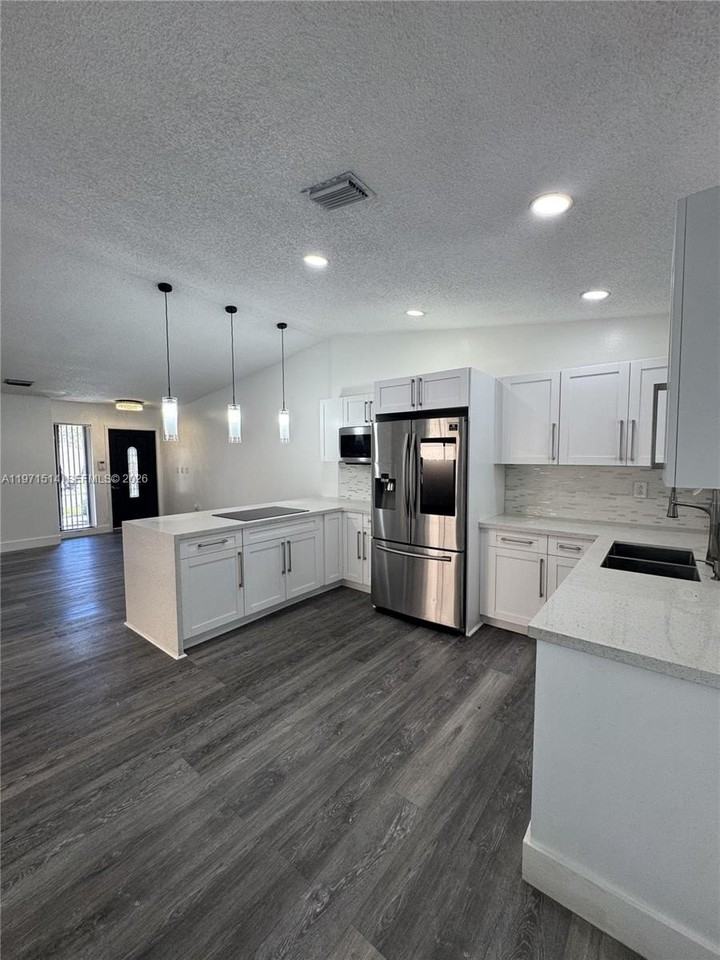 17528 Nw 66th Pl #17528 - Photo 2 of 16