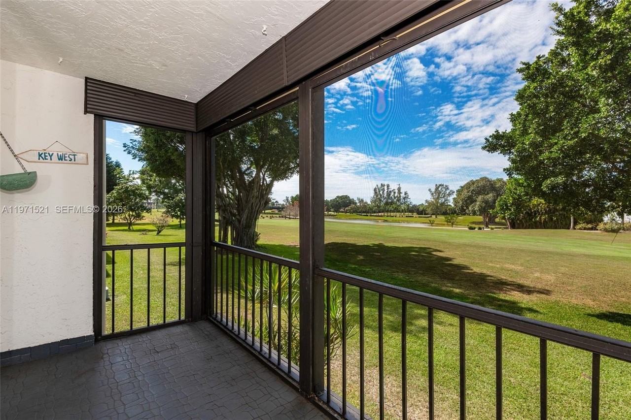 9811 N Hollybrook Lake Dr #204 - Photo 5 of 33