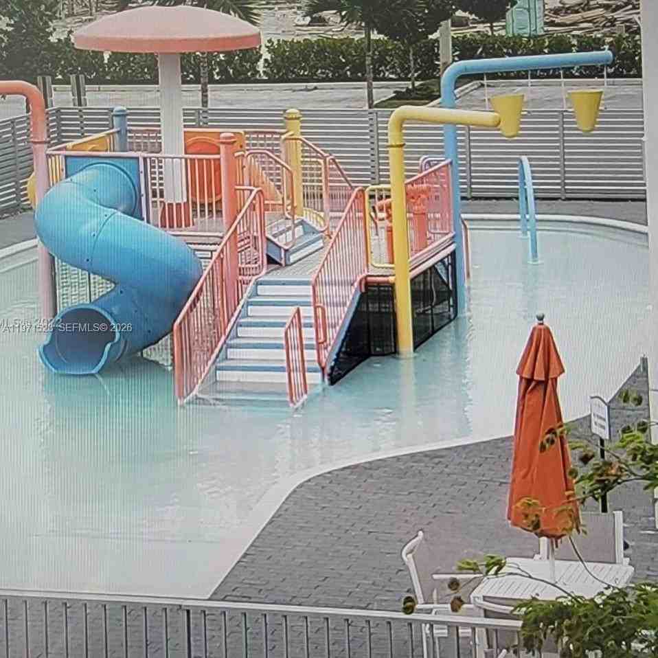 10440 Nw 67th St - Photo 2 of 10