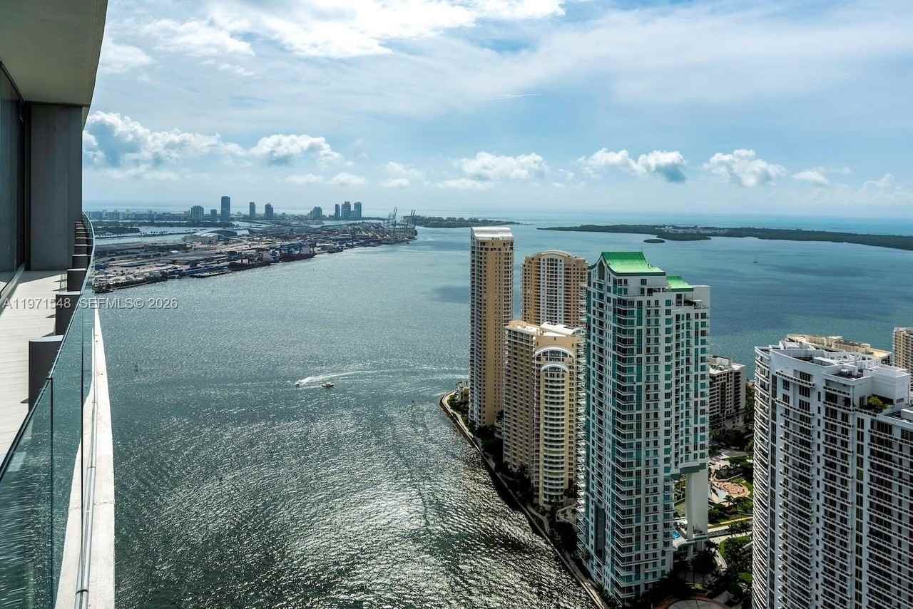 300 Biscayne Boulevard Way #5005 - Photo 4 of 38