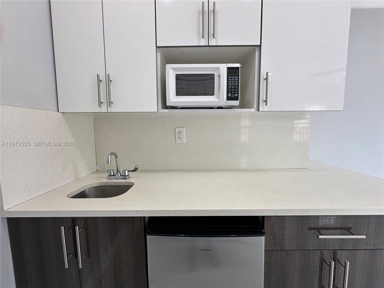 3035 Sw 27th Ter #REAR - Photo 5 of 14