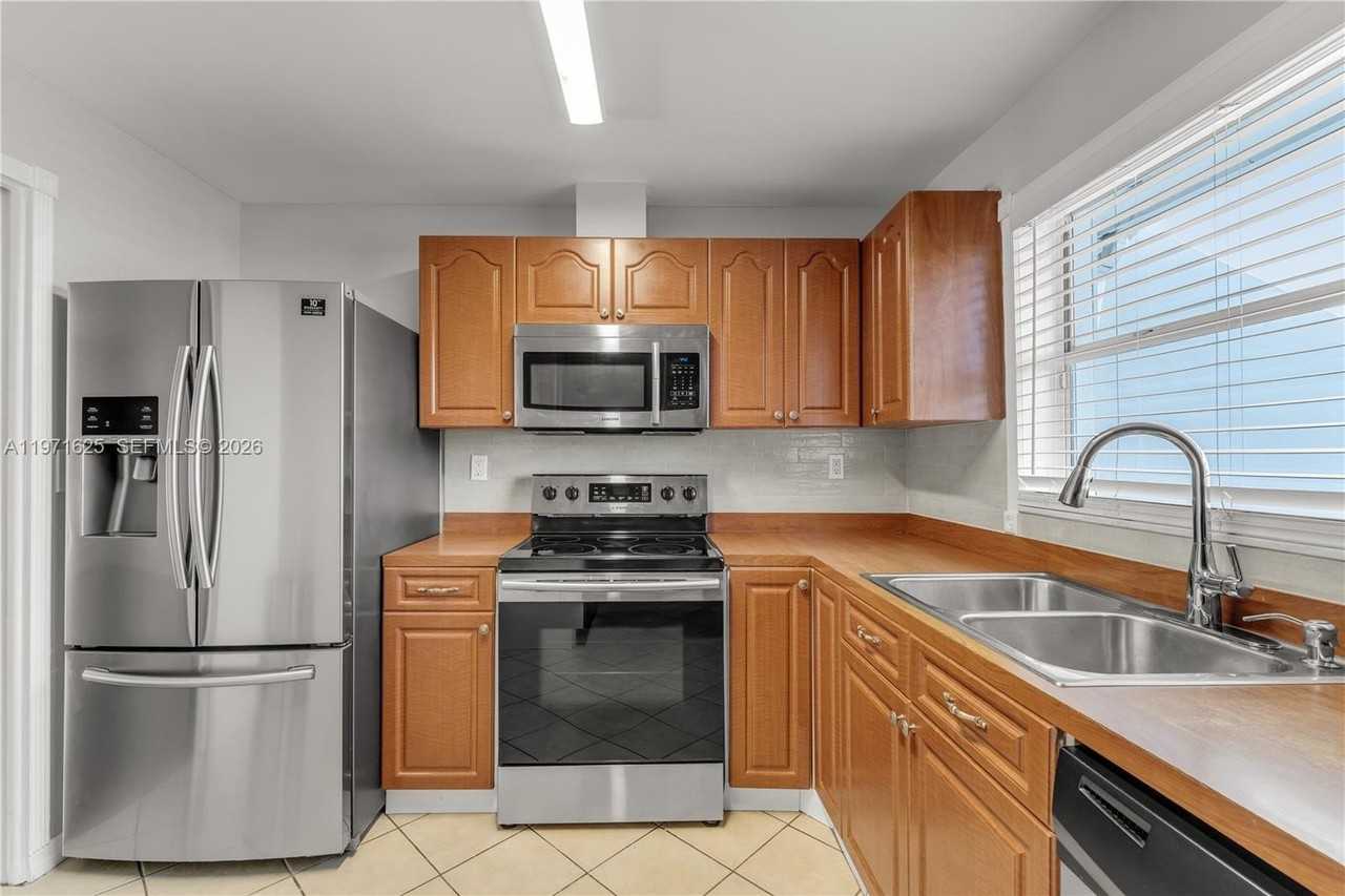 10383 Sw 209th Ln #10383 - Photo 7 of 14