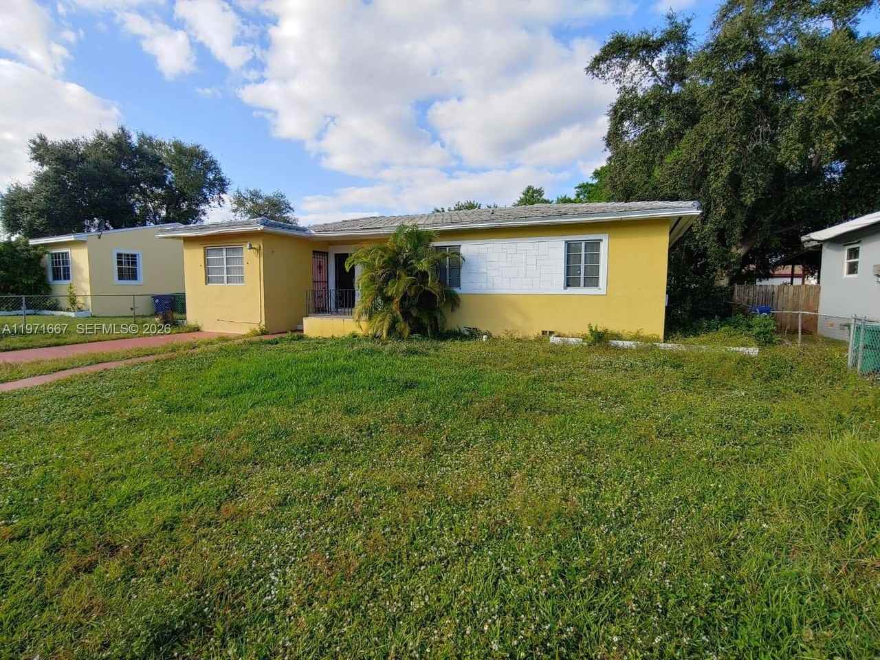 1465 Ne 149th St - Photo 4 of 50