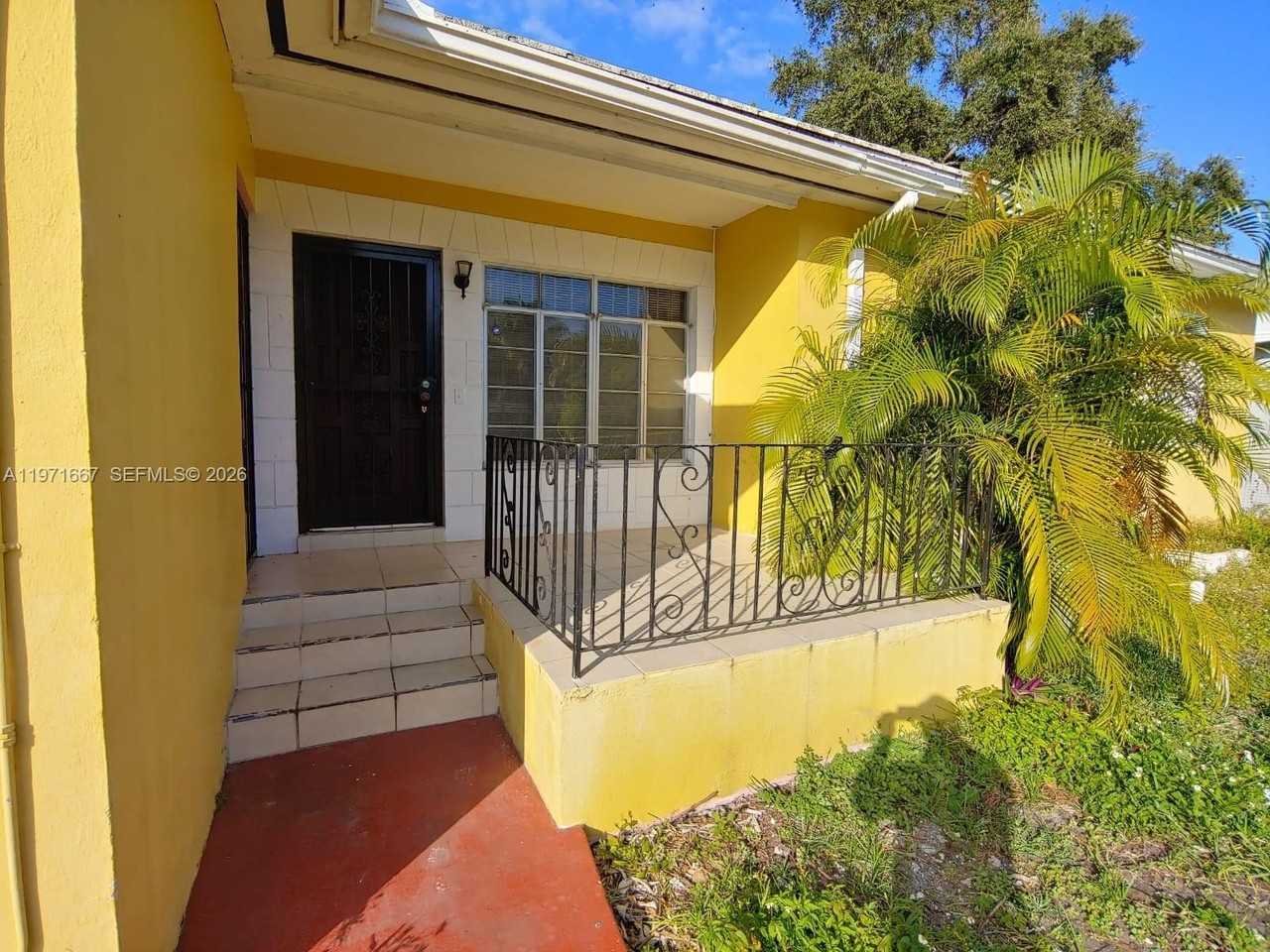 1465 Ne 149th St - Photo 5 of 50