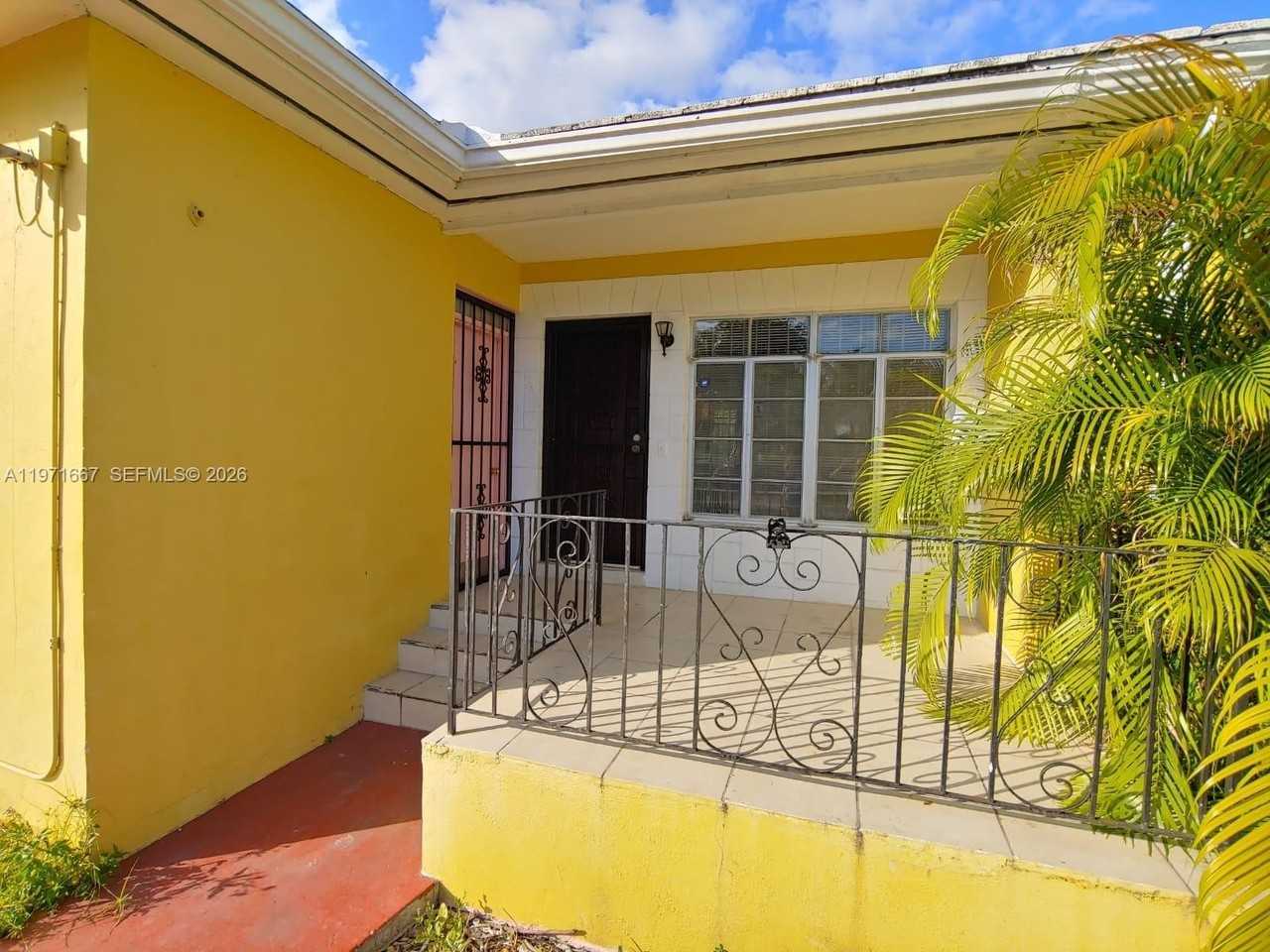 1465 Ne 149th St - Photo 6 of 50