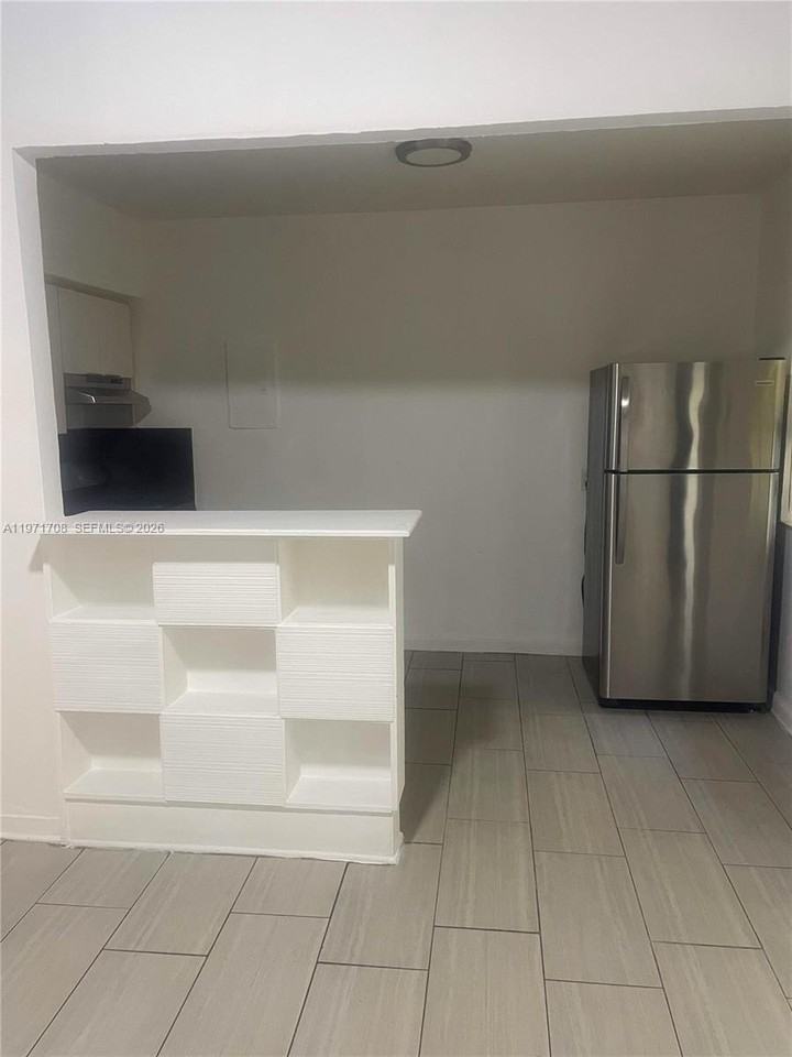 760 Ne 122nd St #4 - Photo 4 of 9