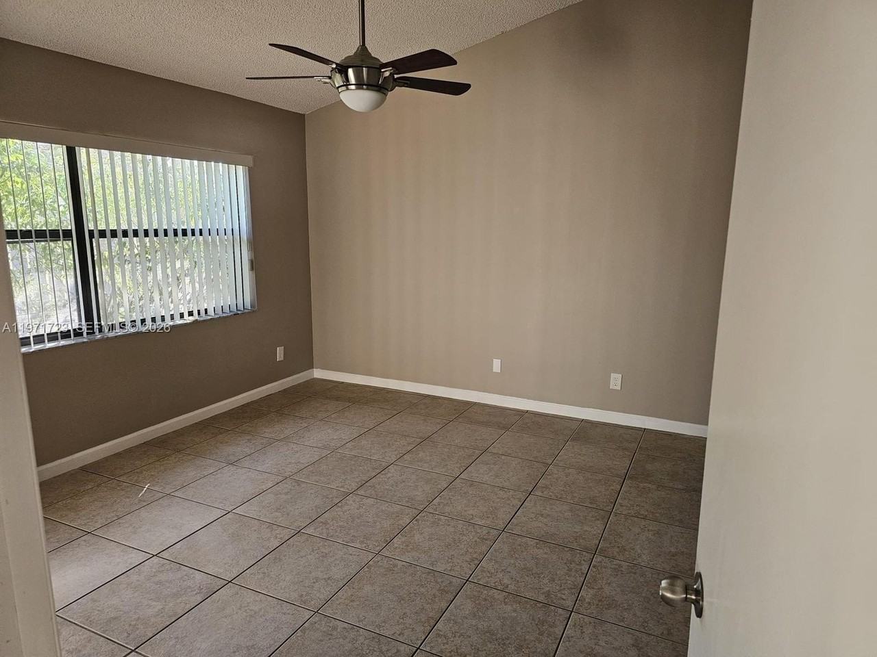 3520 Nw 95th Ter #1U - Photo 4 of 20