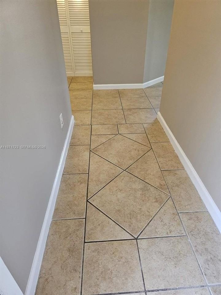 3520 Nw 95th Ter #1U - Photo 7 of 20