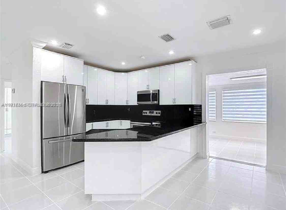 7410 Sw 39th St #0 - Photo 7 of 23