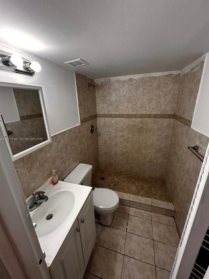 7545 E Treasure Dr #1A - Photo 6 of 18