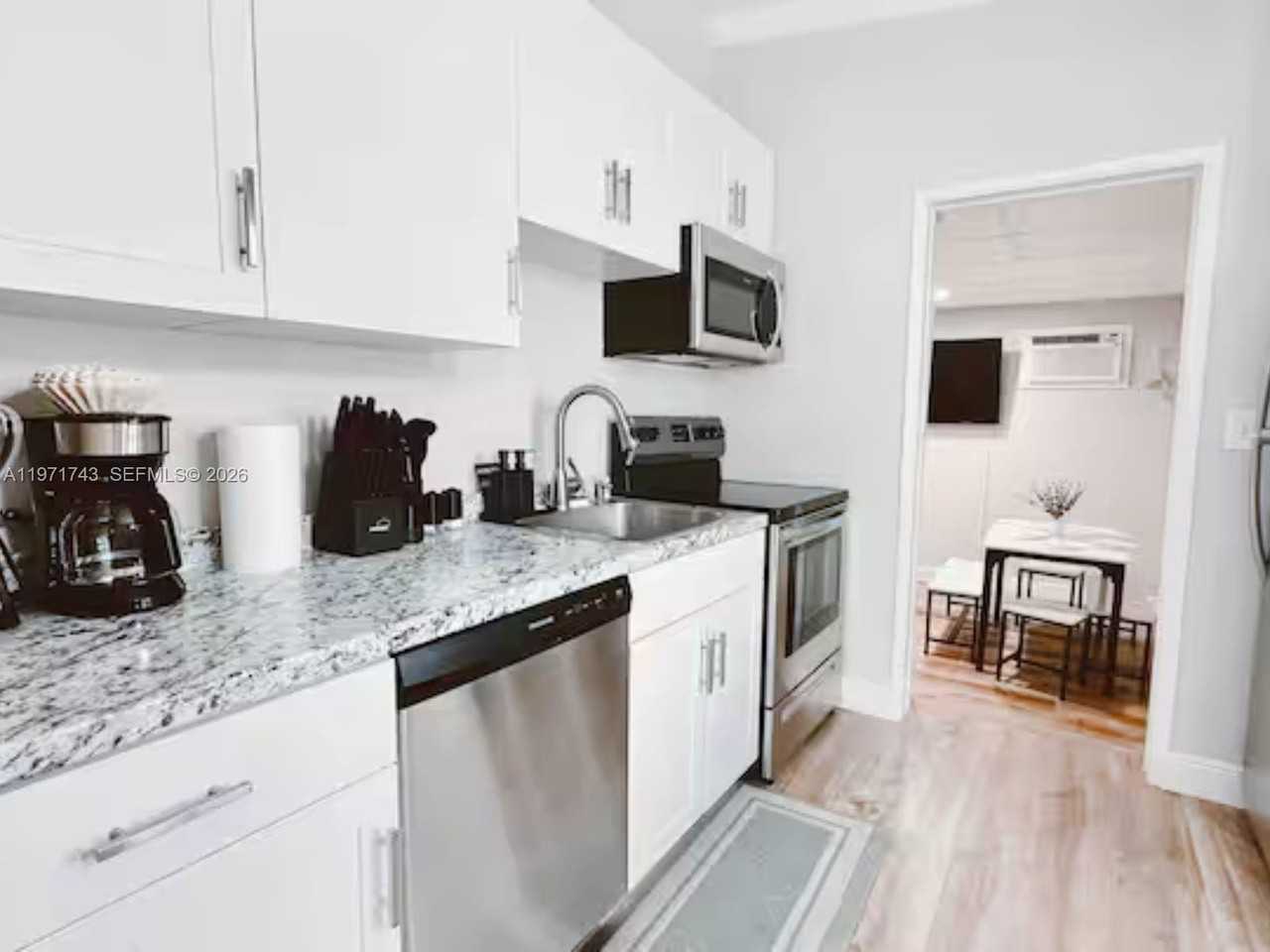 308 Ne 8th Ct #0 - Photo 3 of 10