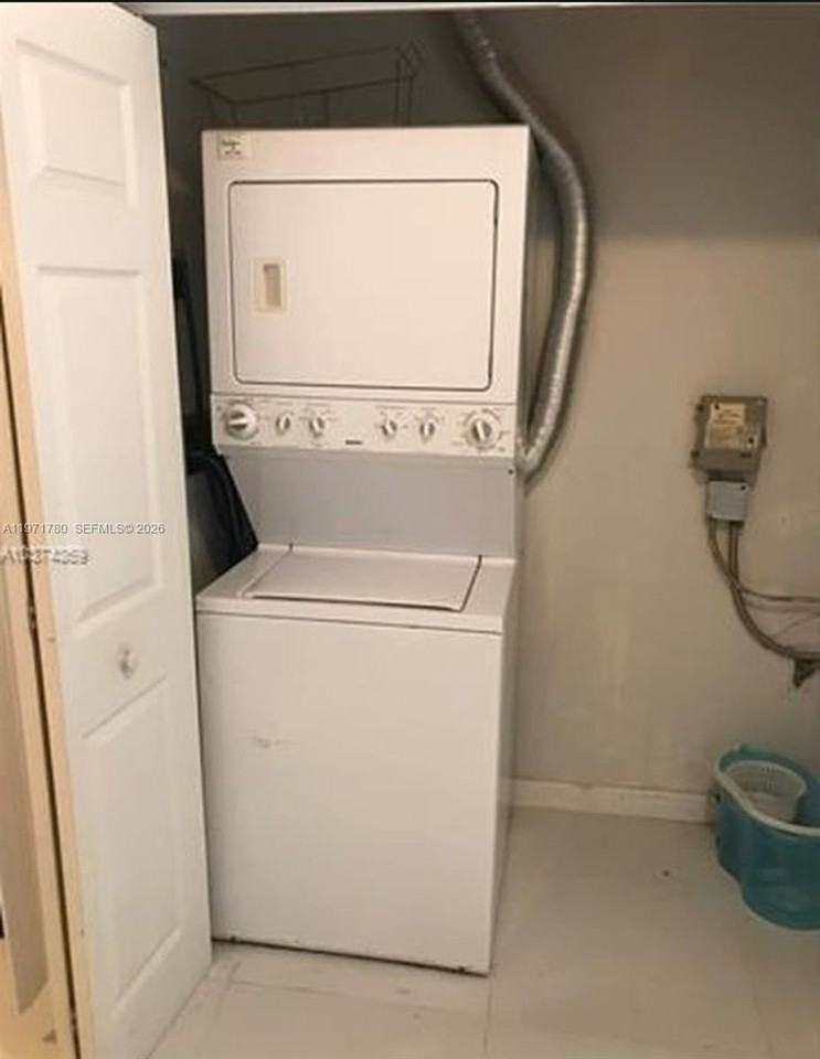 1020 Nw 80th Ave #203 - Photo 4 of 16