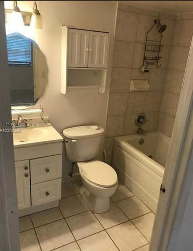 1020 Nw 80th Ave #203 - Photo 5 of 16