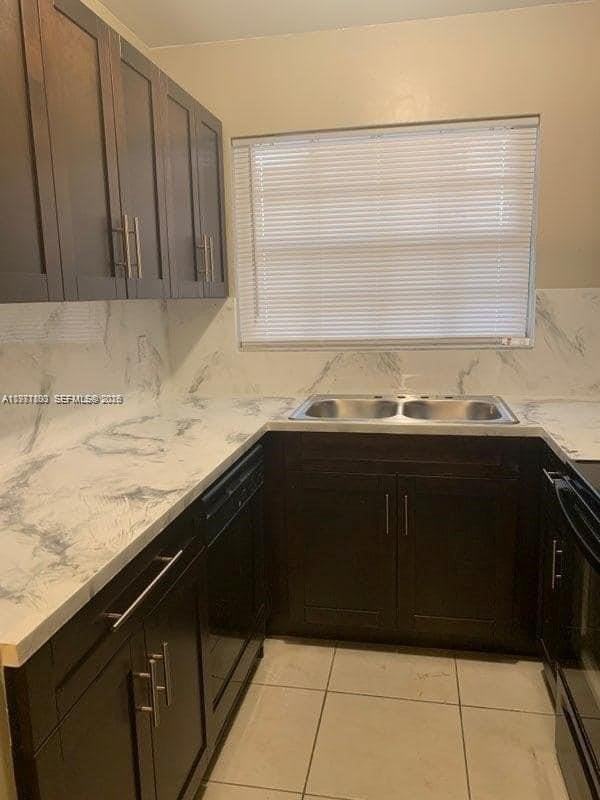 1139 Se 13th Ave #1139 - Photo 3 of 10