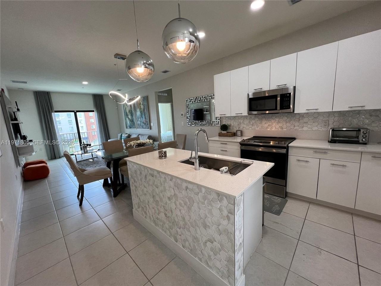 8001 Nw 41st St #406