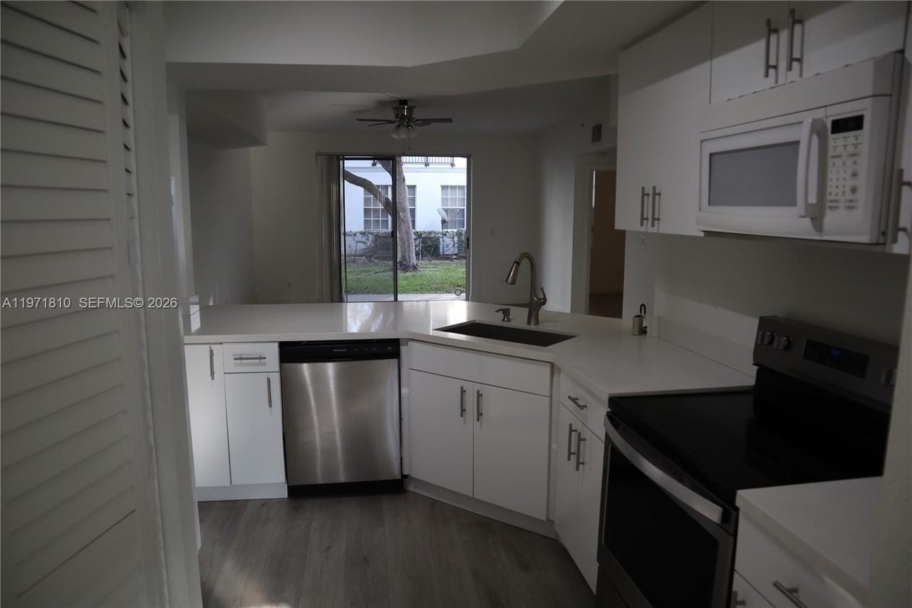 721 Sw 148th Ave #305 - Photo 3 of 14