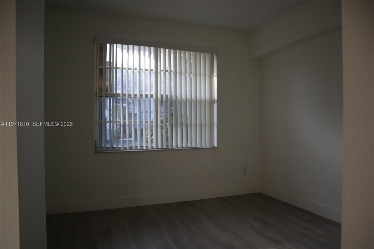 721 Sw 148th Ave #305 - Photo 5 of 14