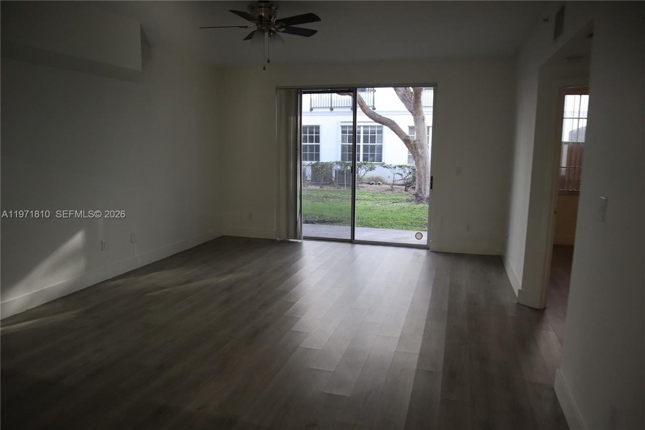 721 Sw 148th Ave #305 - Photo 6 of 14