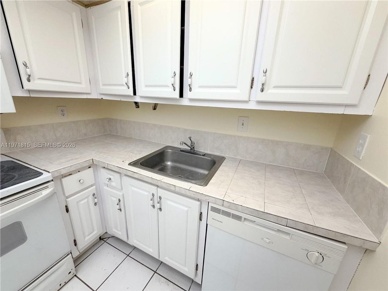 498 Nw 165th Street Rd #D202 - Photo 4 of 21