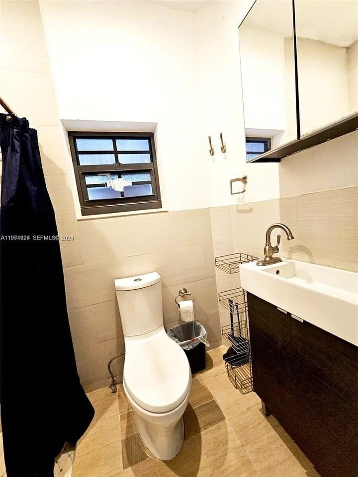 2109 Red Rd - Photo 6 of 9