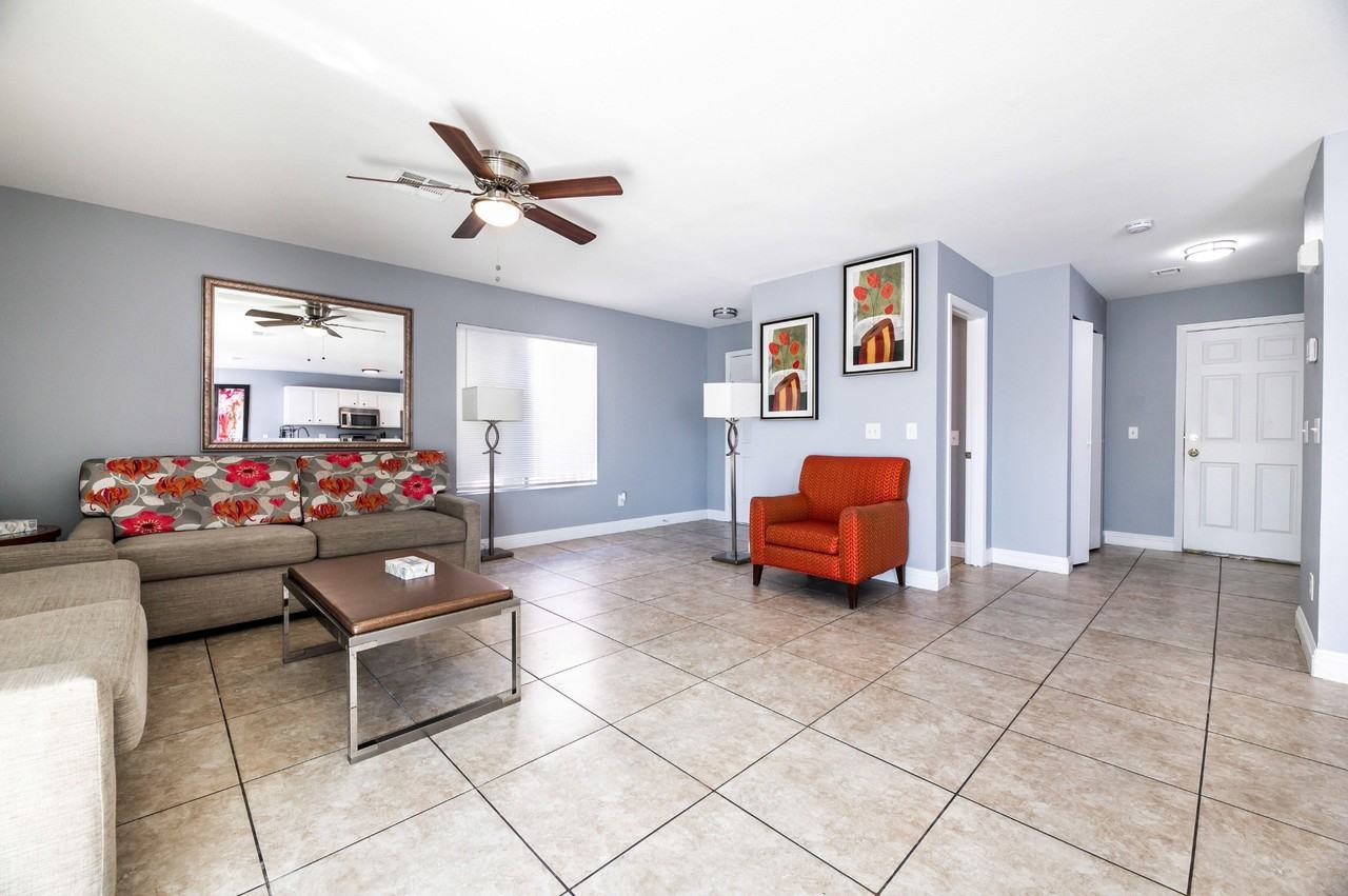 Via Lucia Dr - Photo 2 of 9