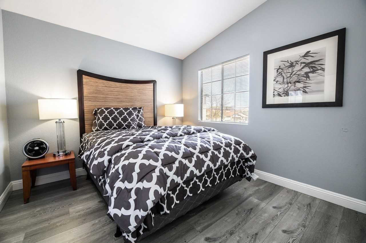 Via Lucia Dr - Photo 7 of 9