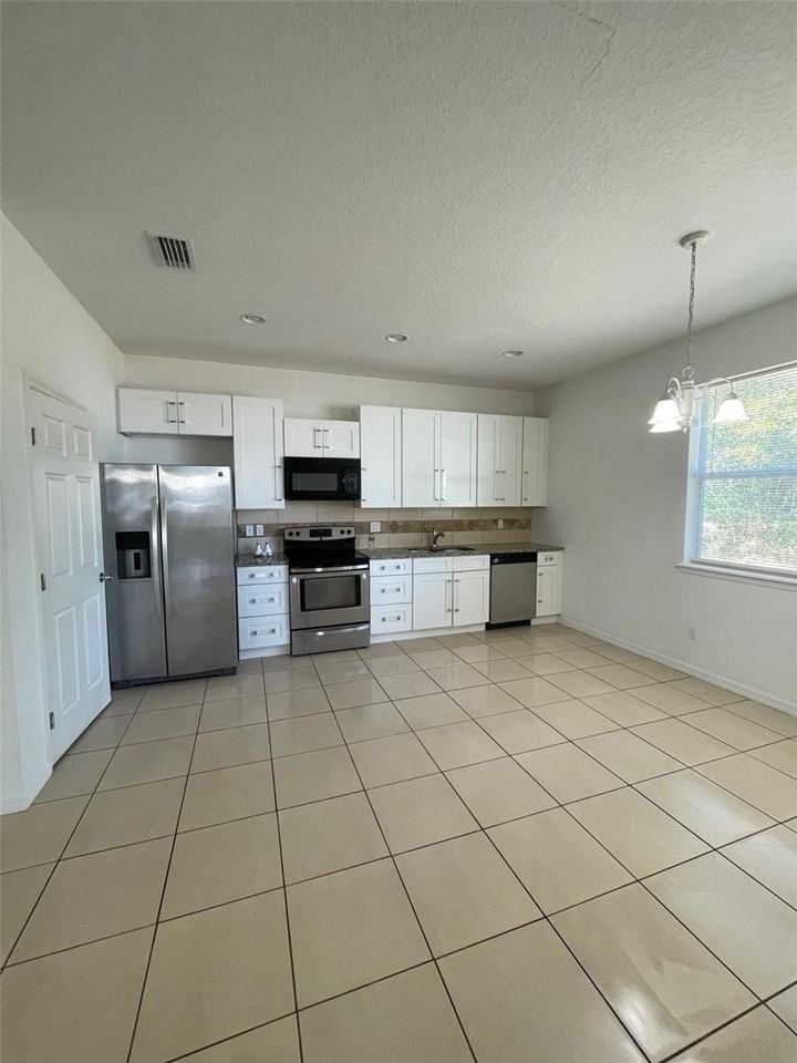 68 Forrester Pl - Photo 7 of 28