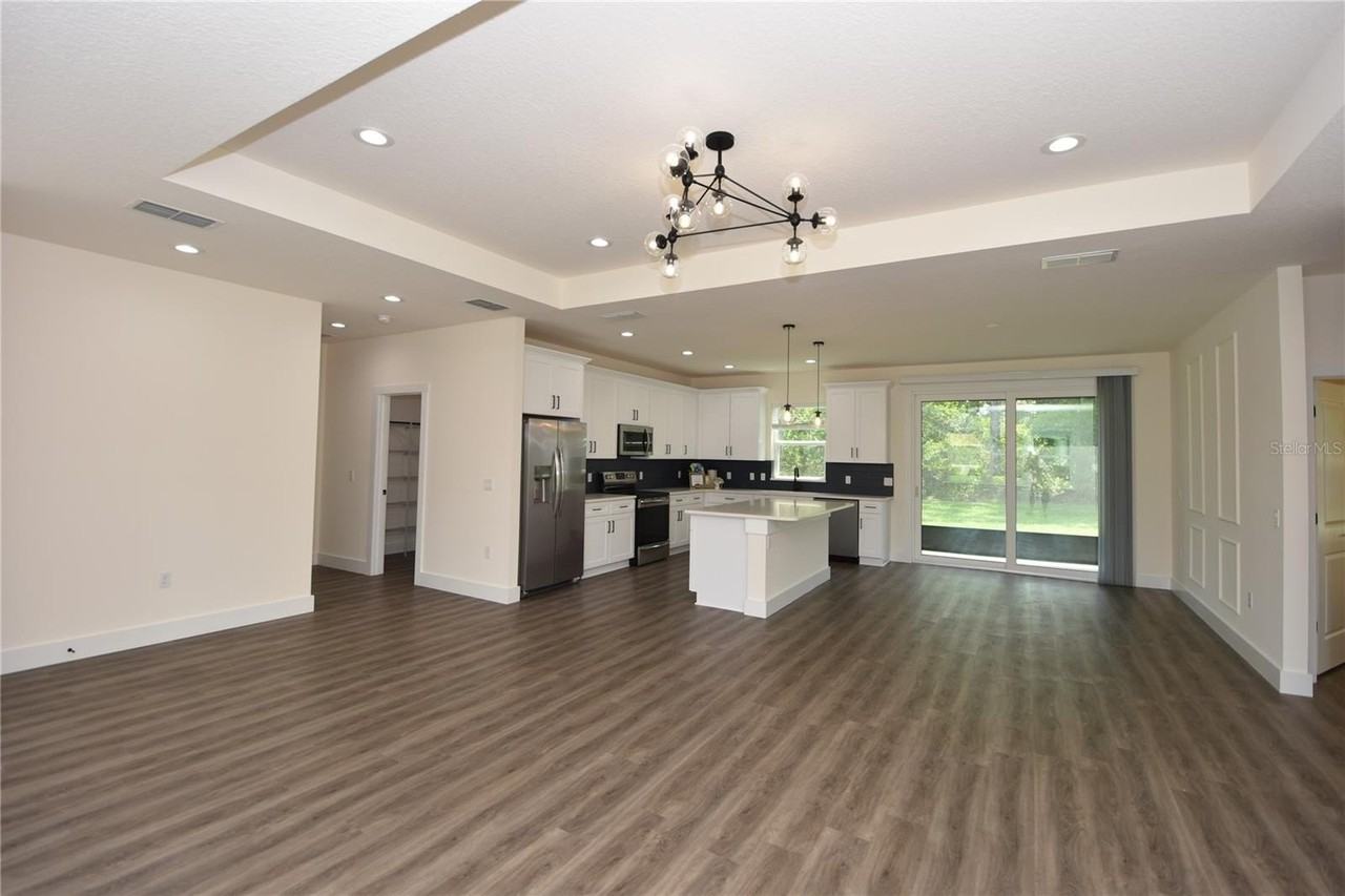 100 White Hall Dr - Photo 6 of 39