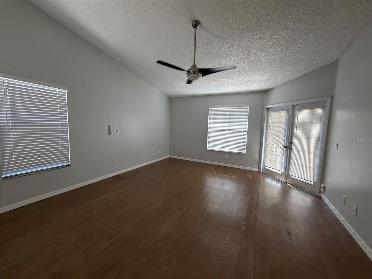 7220 Nima Ct - Photo 4 of 44