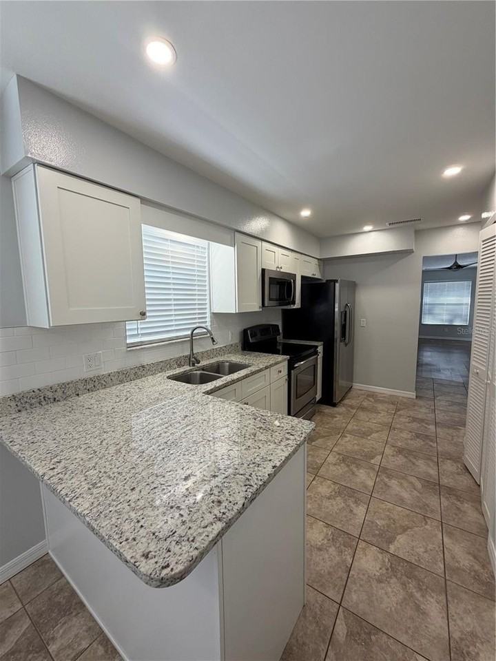 7220 Nima Ct - Photo 7 of 44