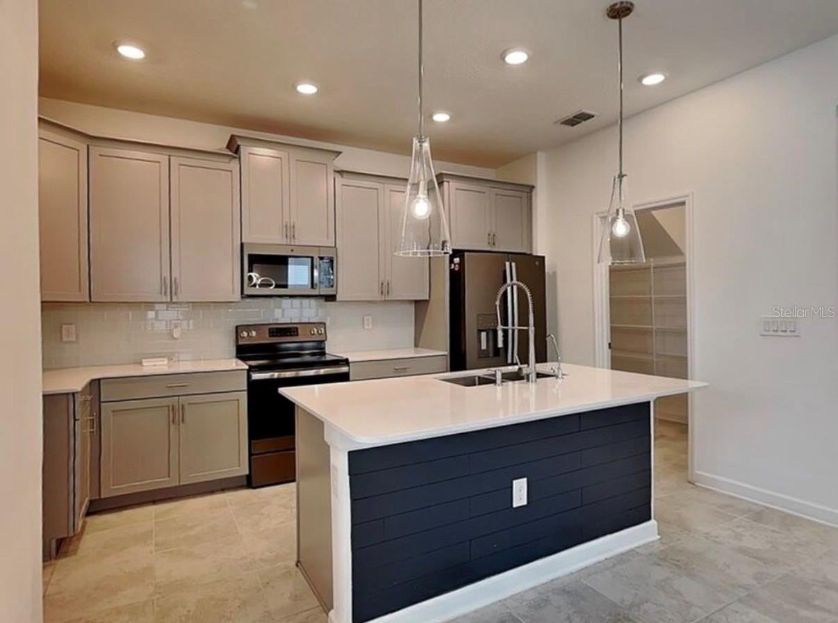 9735 Petition Way - Photo 4 of 37