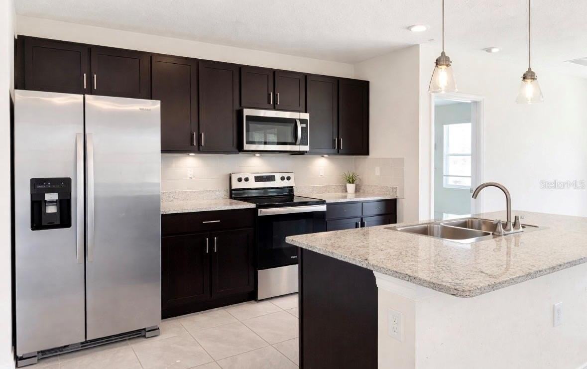 540 Hickory Course Loop - Photo 2 of 15