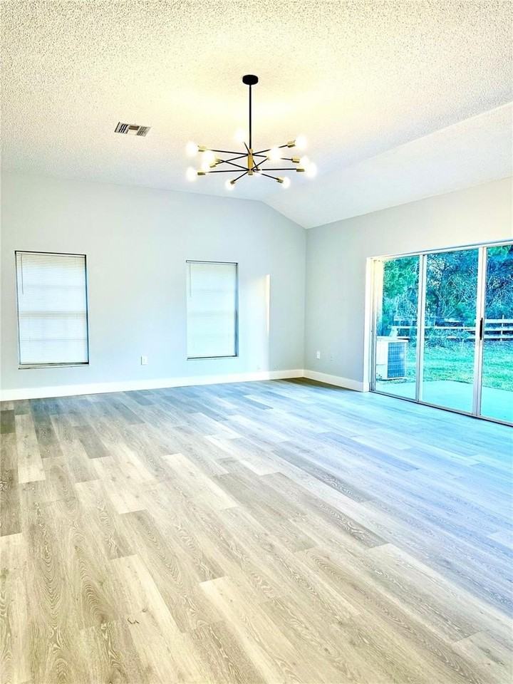 1031 Universal Rest Pl - Photo 7 of 31